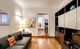 Holiday Apartment Bernini Near The Trevi Fountain - 4 Bedroom